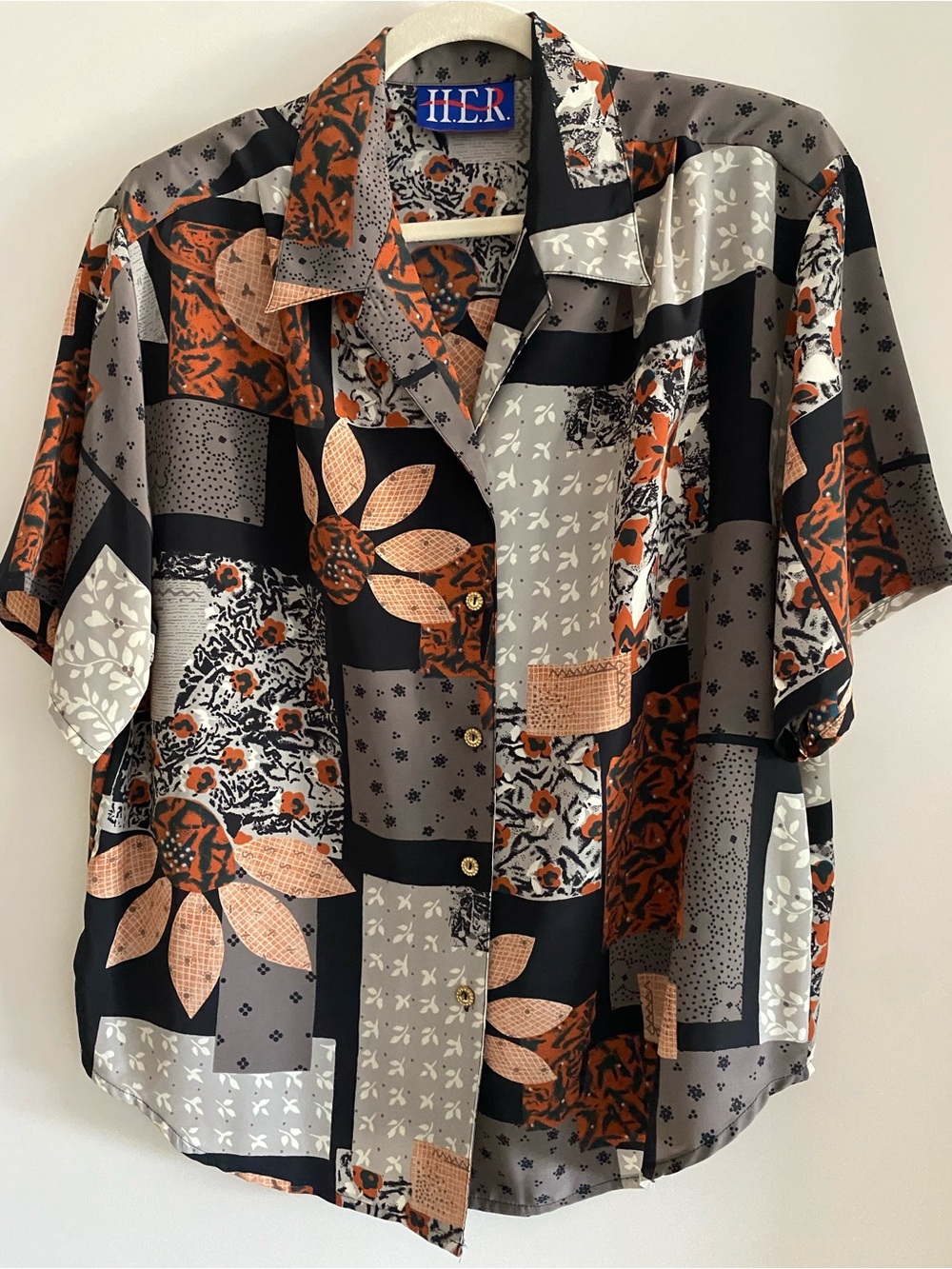 HER Short-Sleeve Patchwork Floral Button-Up Shirt — Black & Rust
